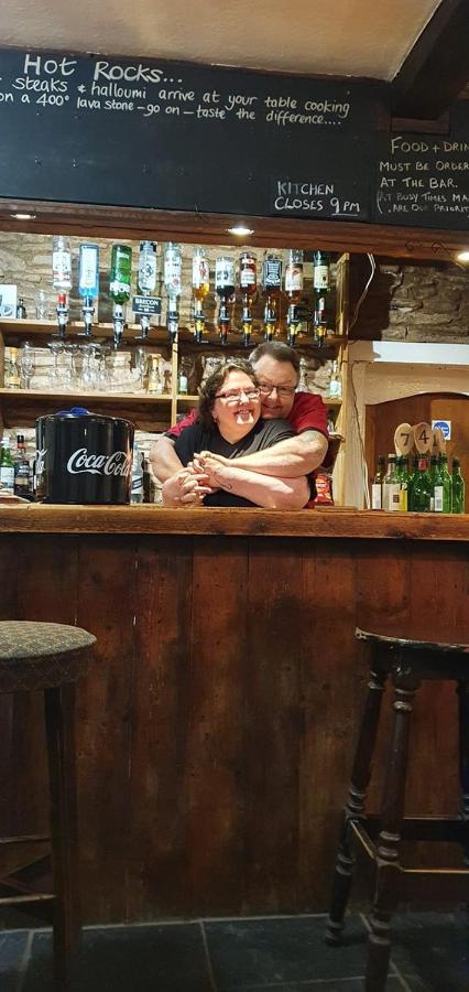 Dinas Castle Inn Brecon Buitenkant foto